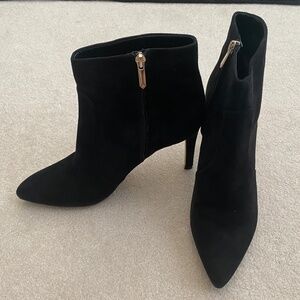 SAM EDELMAN SUEDE POINTED TOE ANKLE BOOTIES